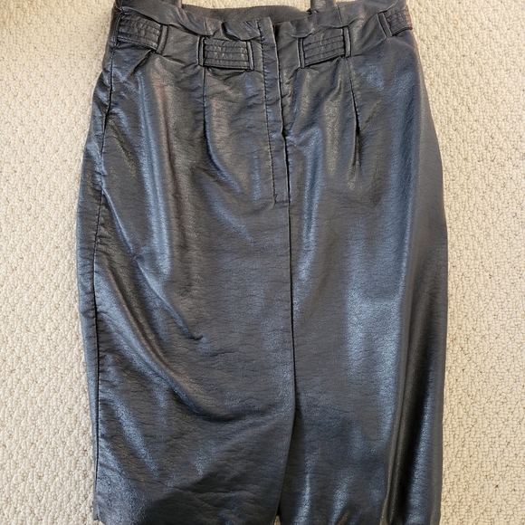 H&M FAUX LEATHER SKIRT SIZE 6 - Picture 3 of 4